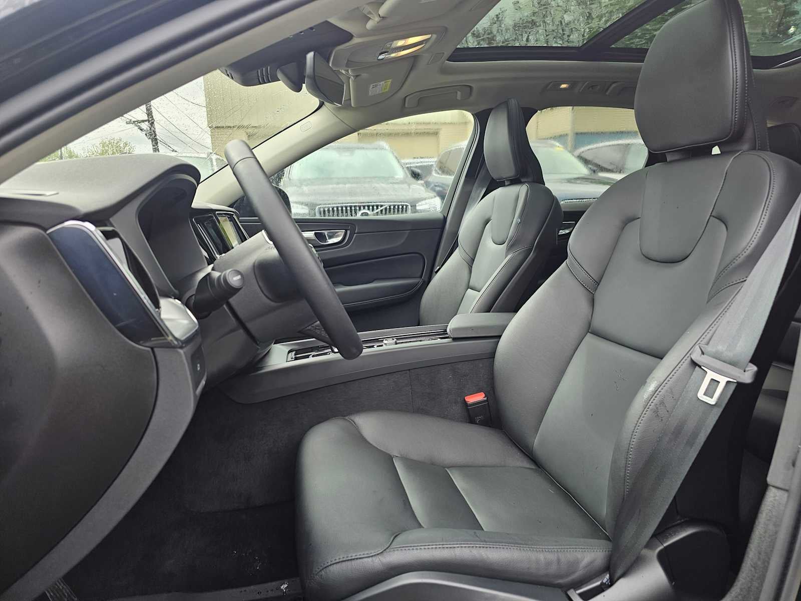 2025 Volvo XC60 Core