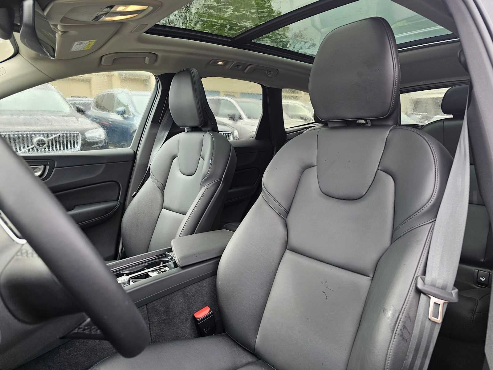 2025 Volvo XC60 Core