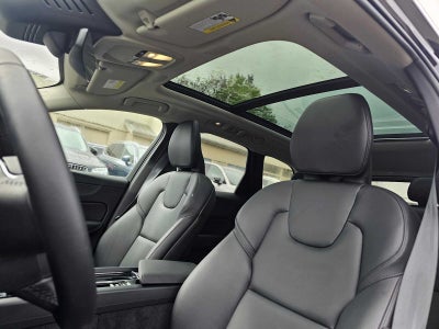 2025 Volvo XC60 Core