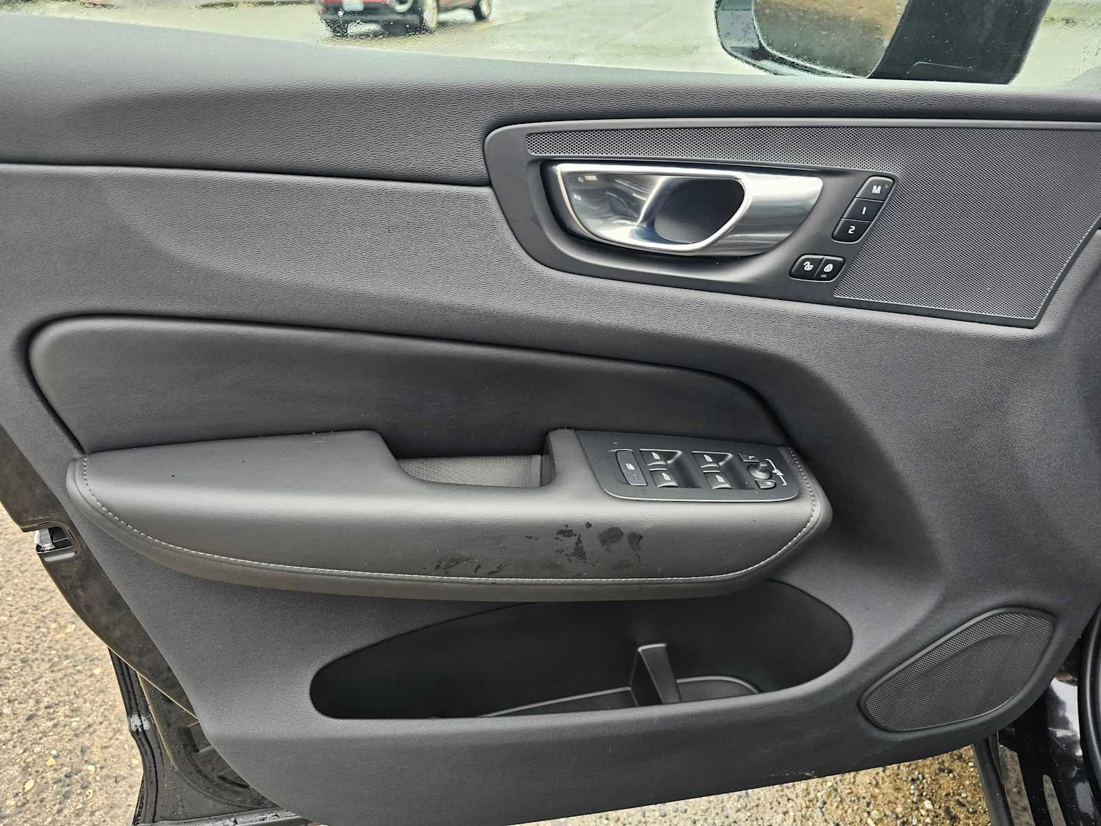 2025 Volvo XC60 Core