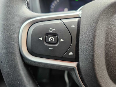 2025 Volvo XC60 Core