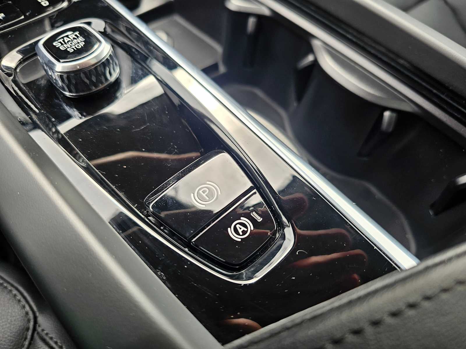 2025 Volvo XC60 Core