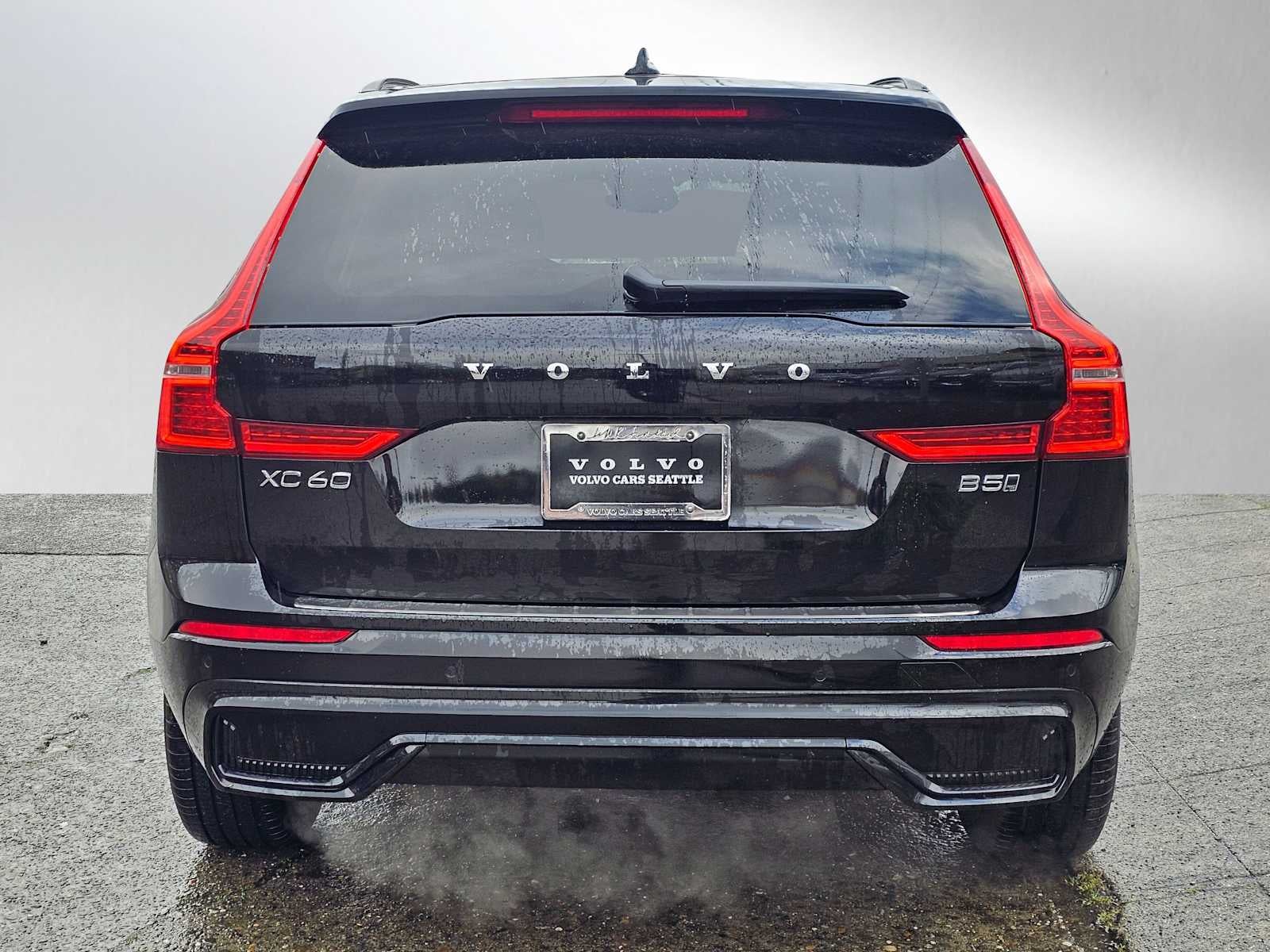 2025 Volvo XC60 Core