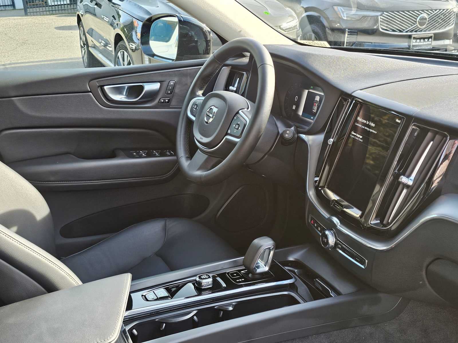 2025 Volvo XC60 Core