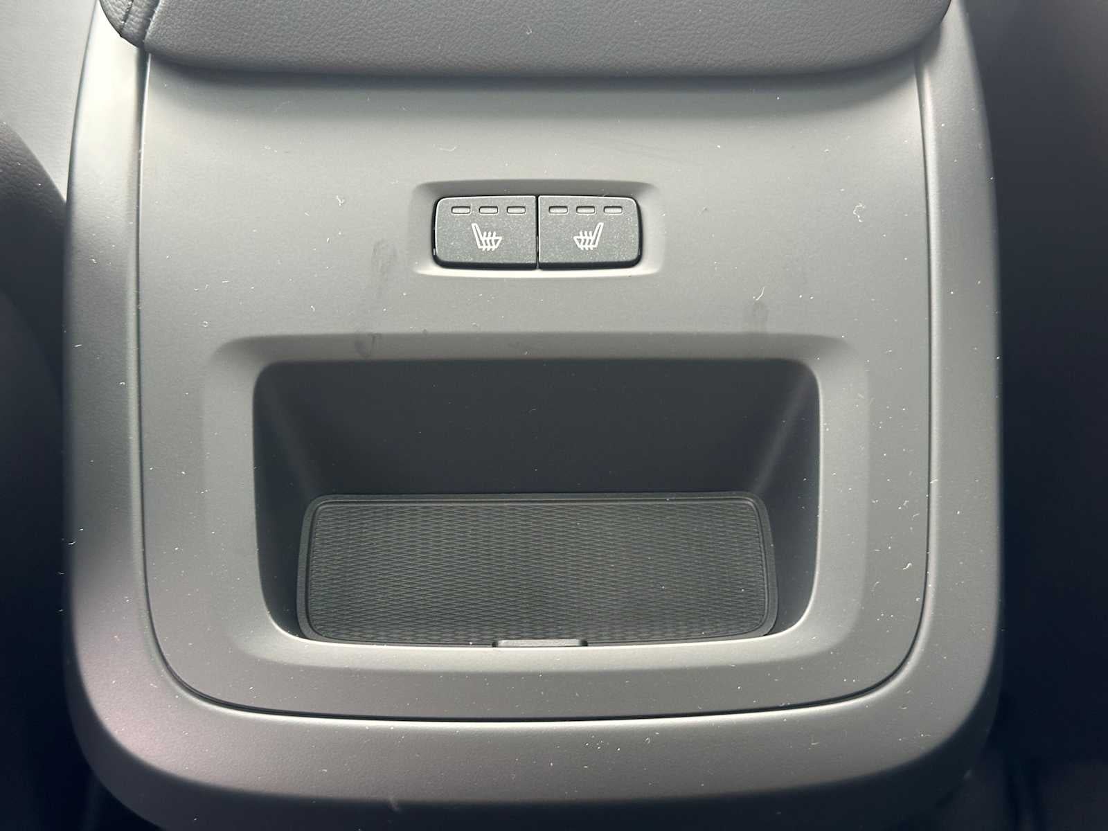 2025 Volvo XC60 Core