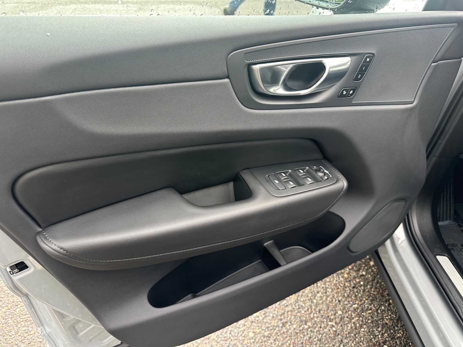 2025 Volvo XC60 Core