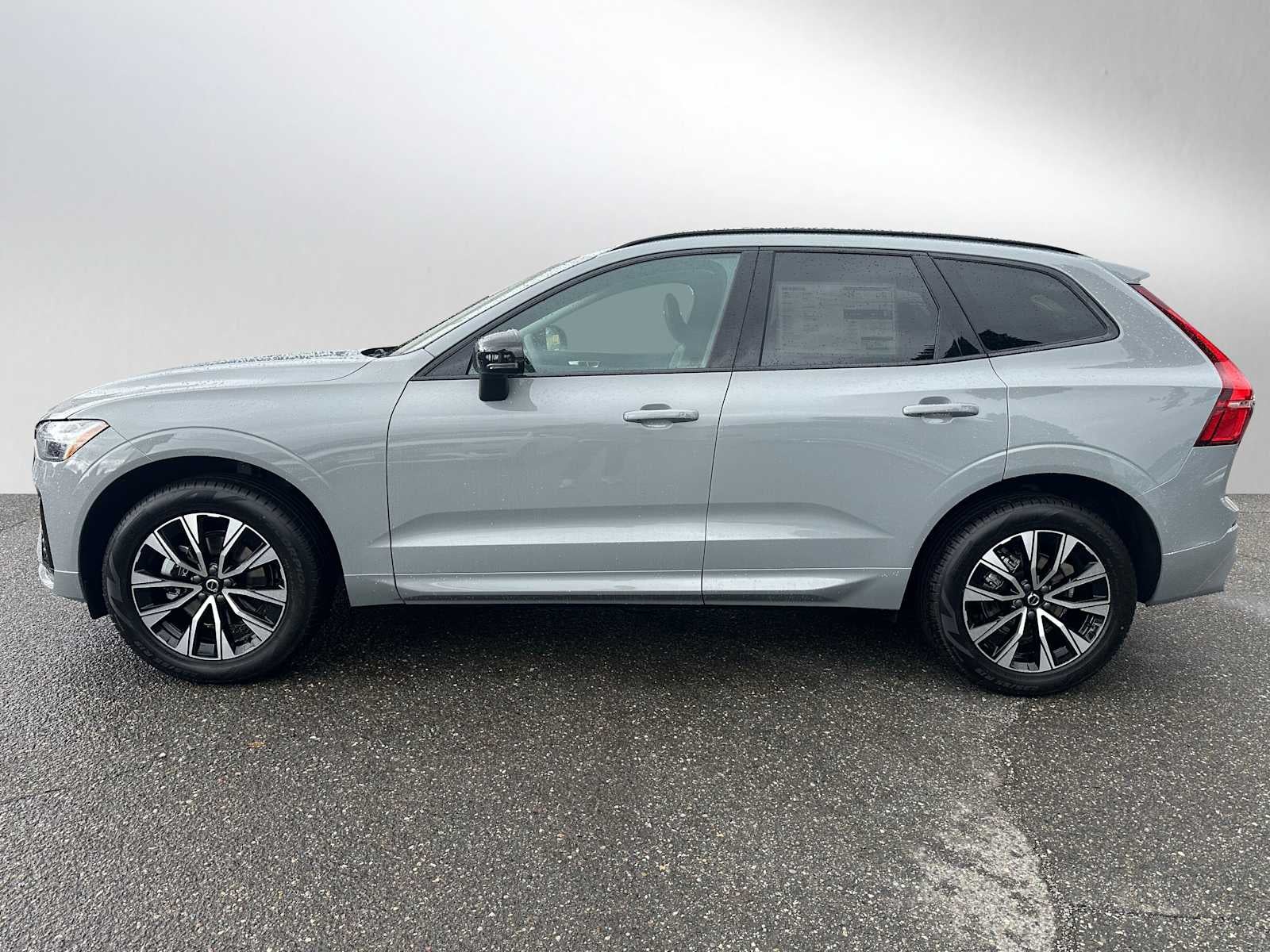 2025 Volvo XC60 Core