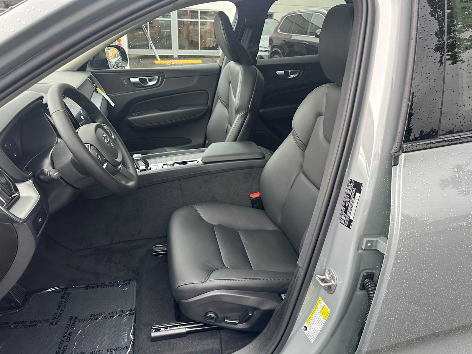 2025 Volvo XC60 Core