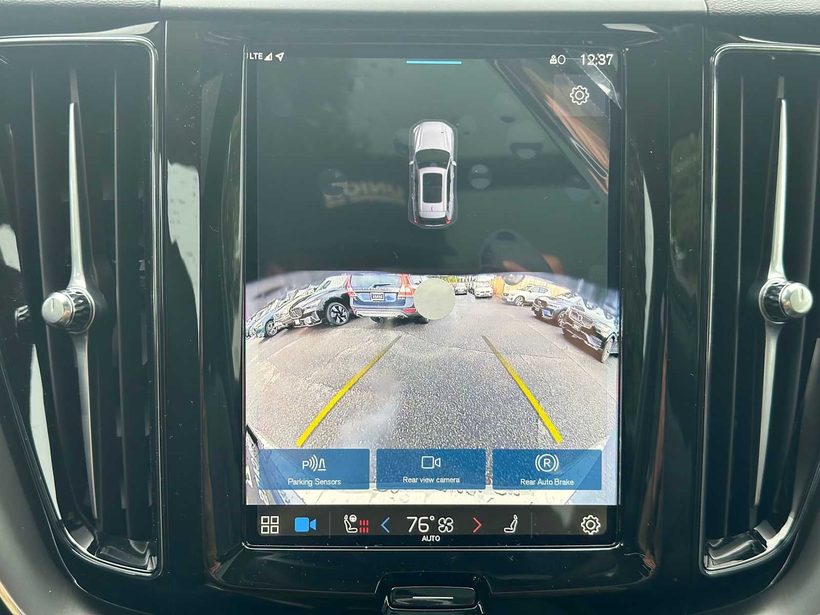 2025 Volvo XC60 Core