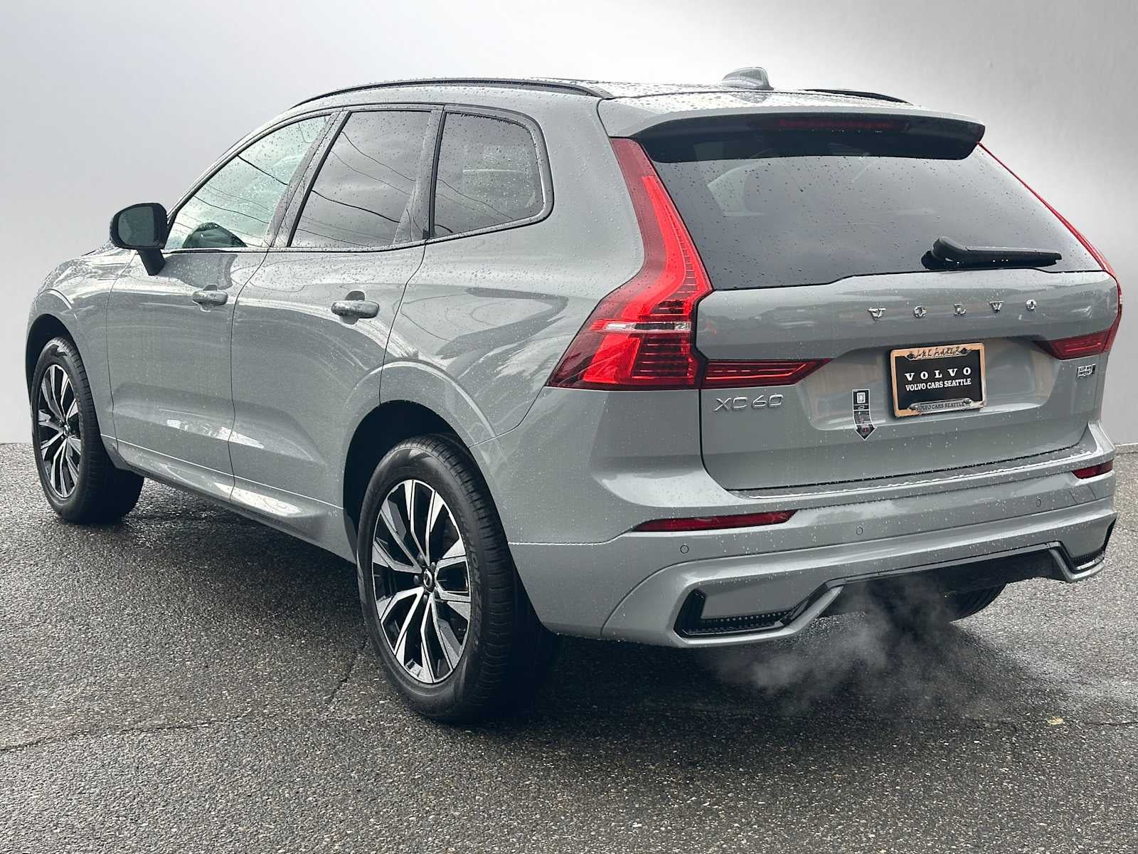 2025 Volvo XC60 Core
