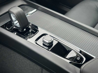 2025 Volvo XC60 Core