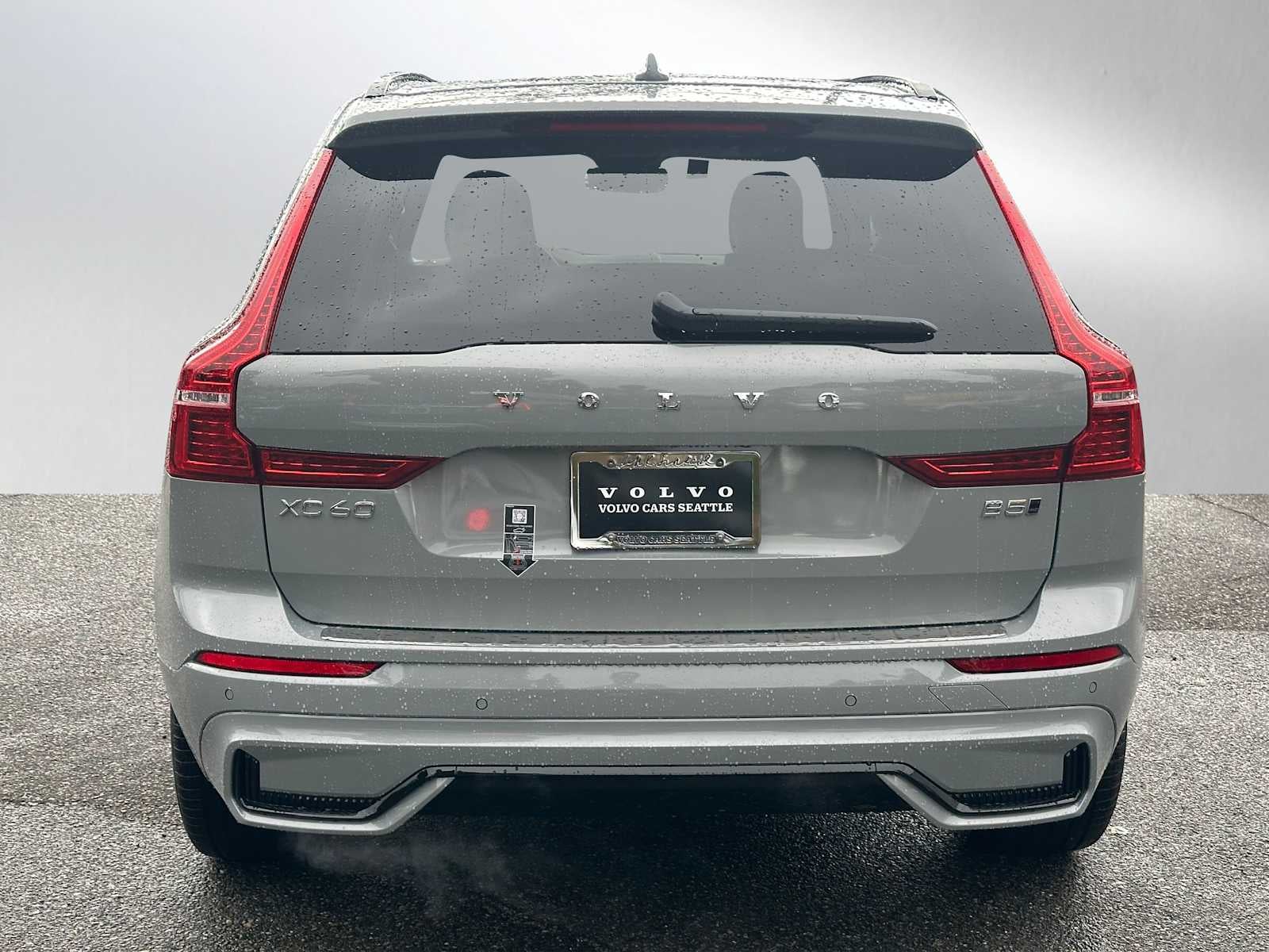2025 Volvo XC60 Core