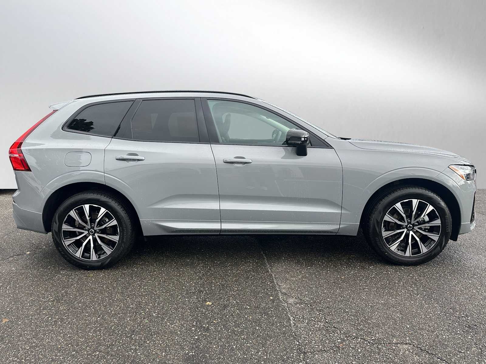 2025 Volvo XC60 Core