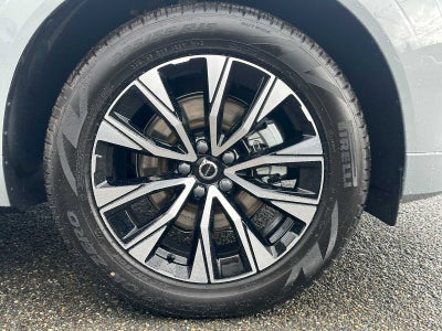 2025 Volvo XC60 Core