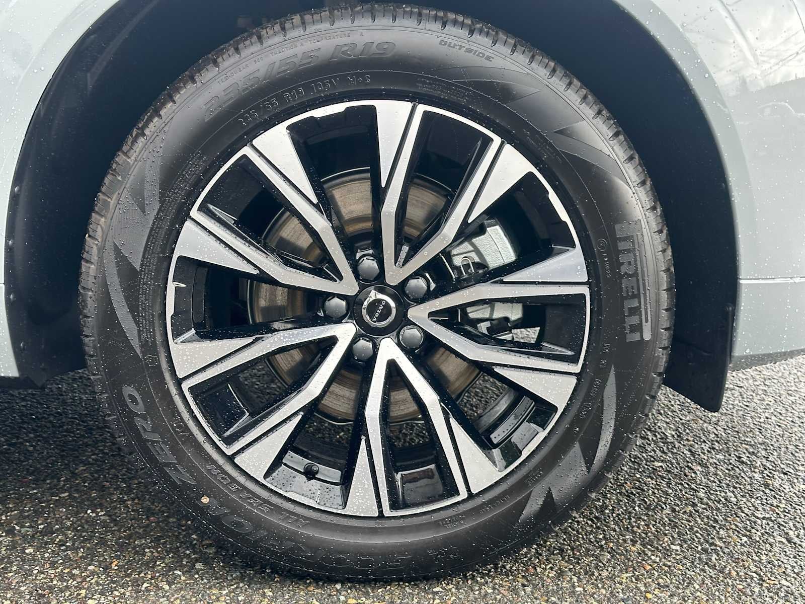 2025 Volvo XC60 Core