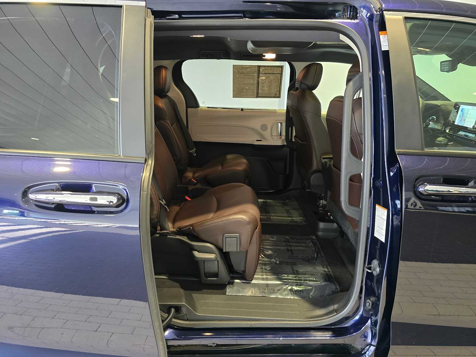 2023 Toyota Sienna Platinum