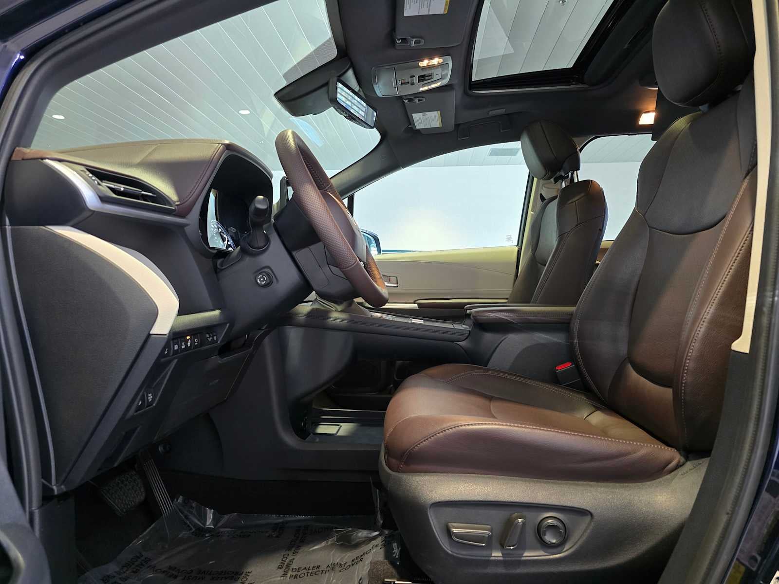 2023 Toyota Sienna Platinum