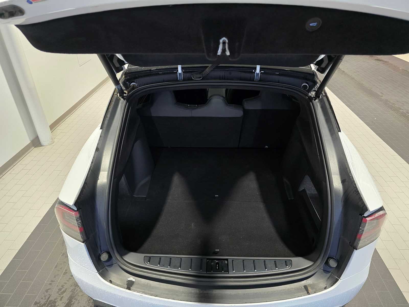 2023 Tesla Model X Standard Range