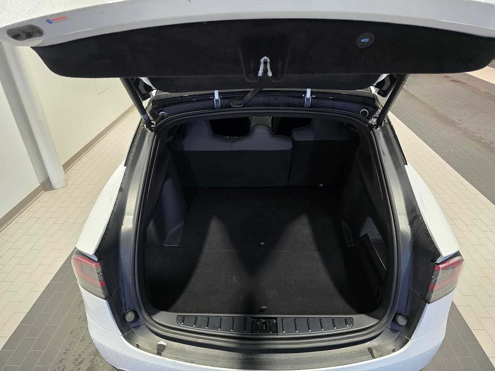 2023 Tesla Model X Standard Range