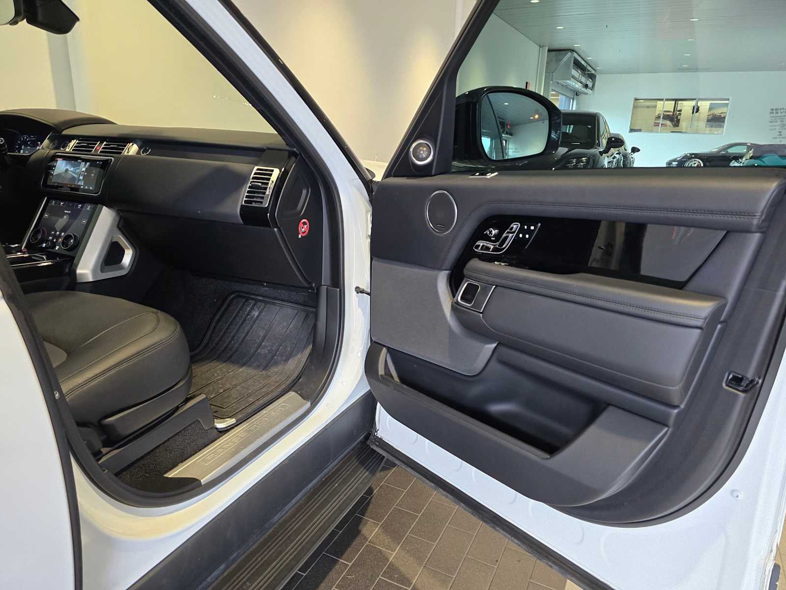 2019 Land Rover Range Rover Base