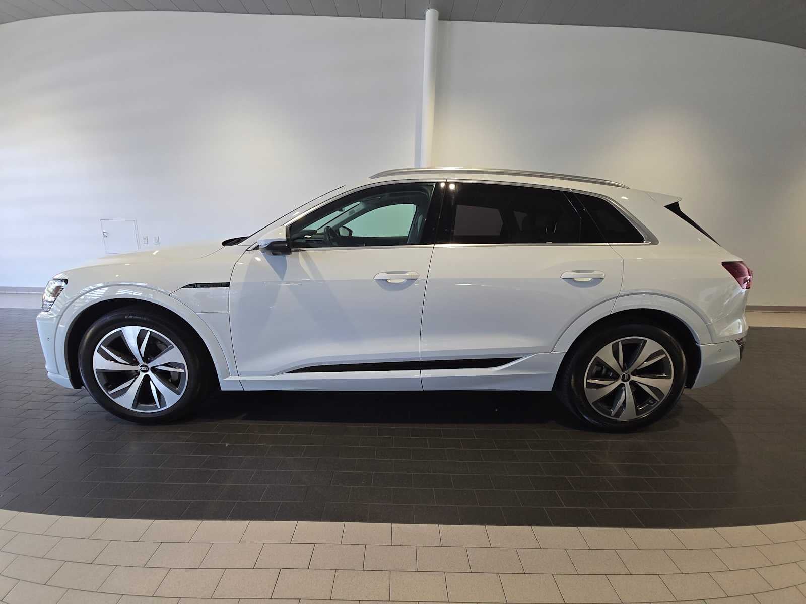 2024 Audi Q8 e-tron Premium Plus