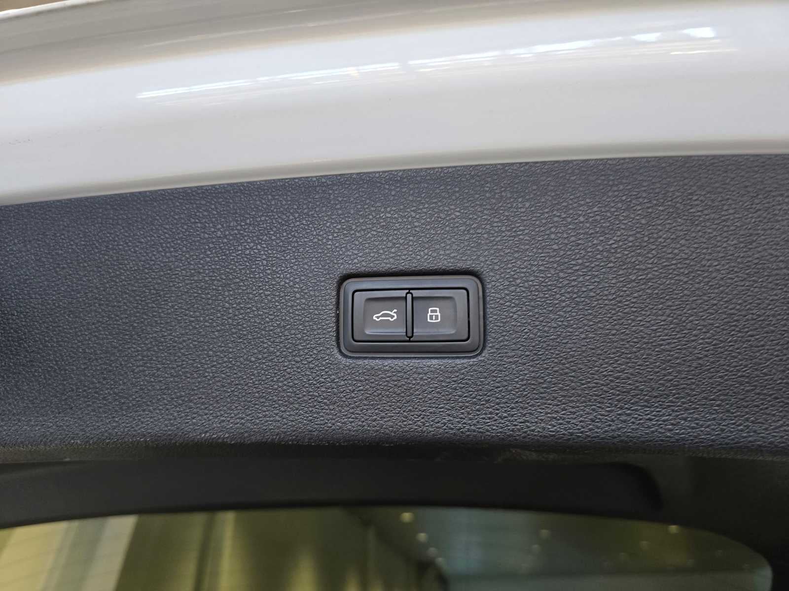 2019 Audi Q8 Premium