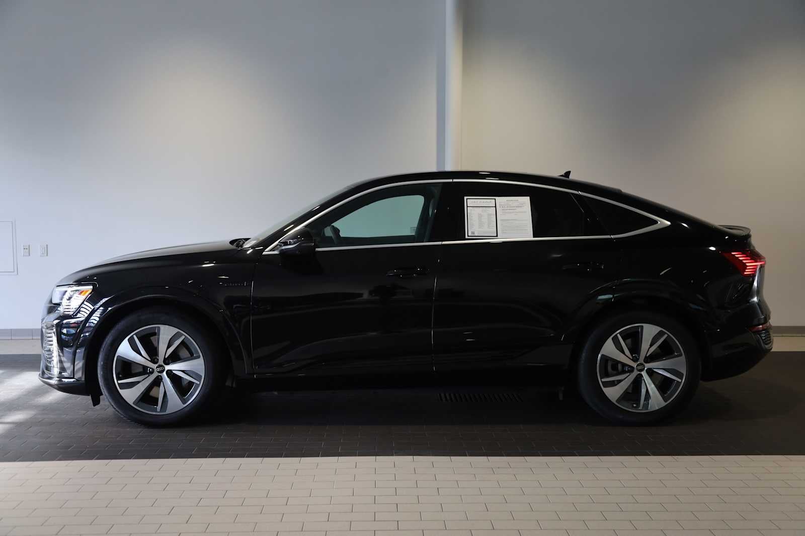 2024 Audi Q8 e-tron Sportback S line Premium Plus
