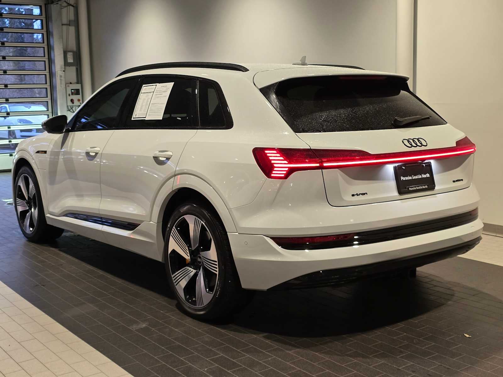 2023 Audi e-tron Premium Plus