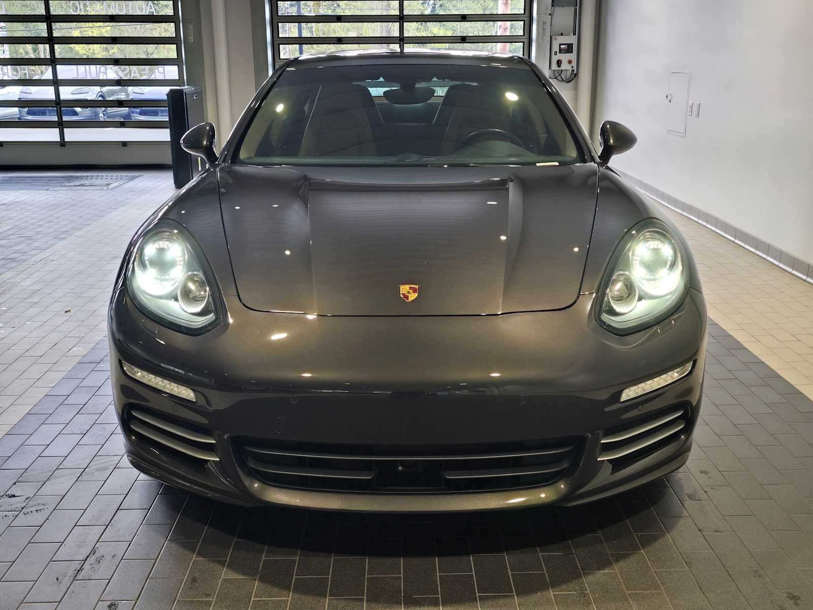 2016 Porsche Panamera Panamera 4 Edition