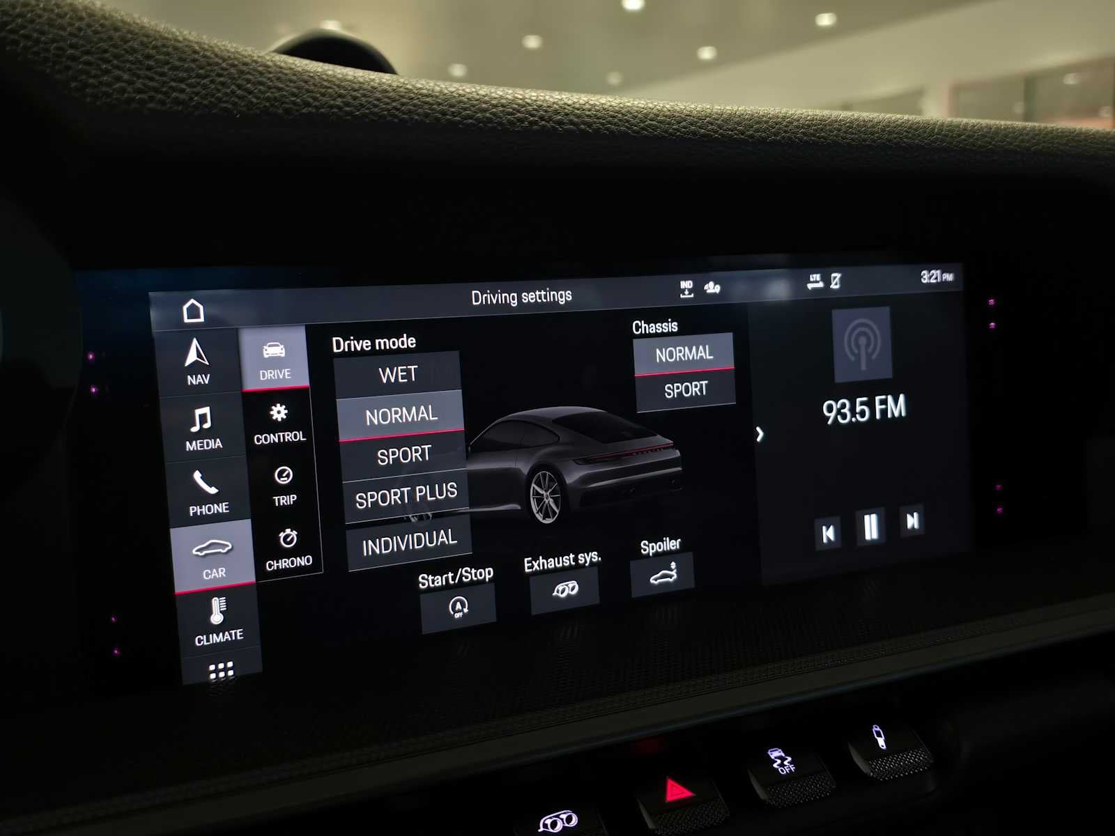 2020 Porsche 911 Carrera