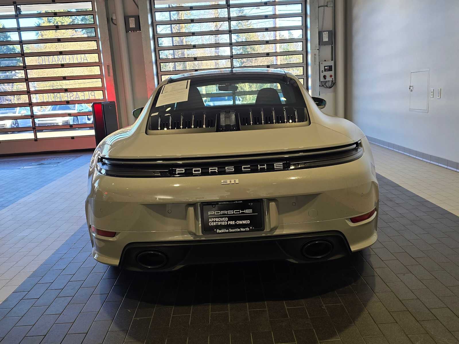 2025 Porsche 911 Carrera