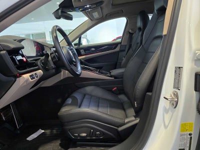 2024 Porsche Panamera 4