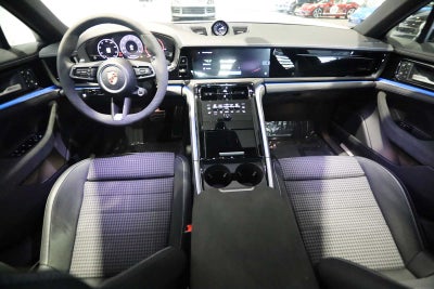 2025 Porsche Panamera Panamera 4