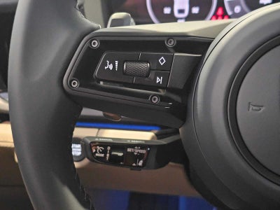 2025 Porsche Panamera 4