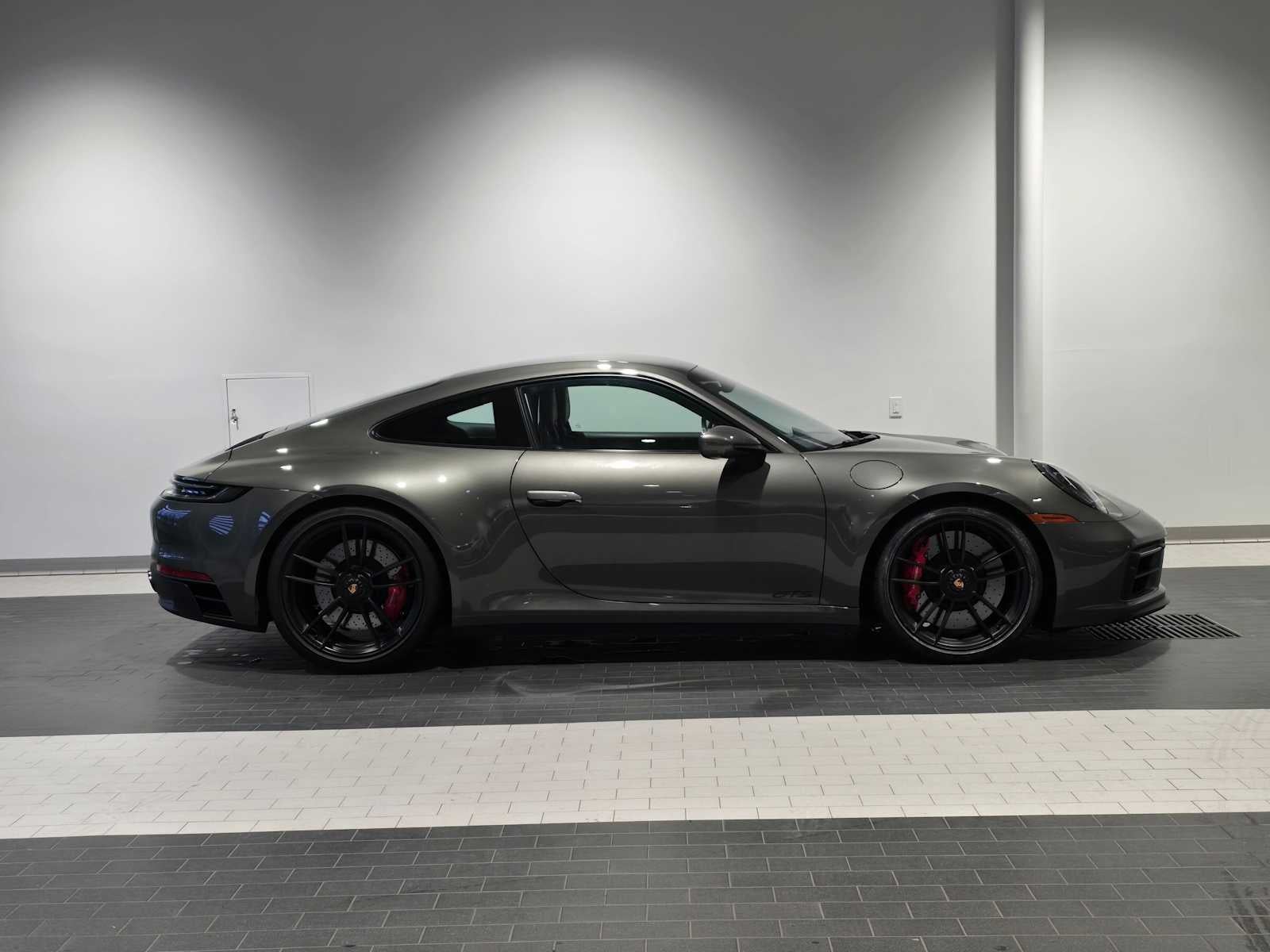 2023 Porsche 911 Carrera GTS