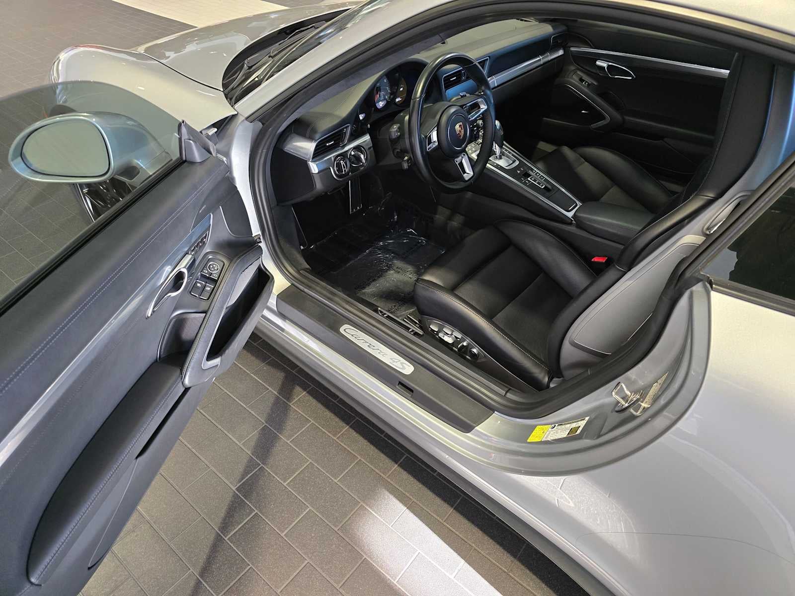 2017 Porsche 911 Carrera 4S