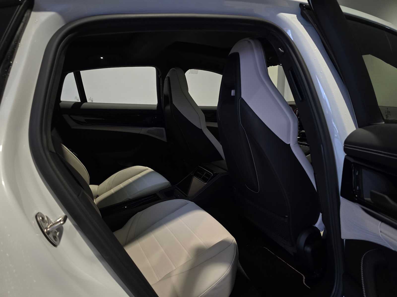 2025 Porsche Panamera GTS