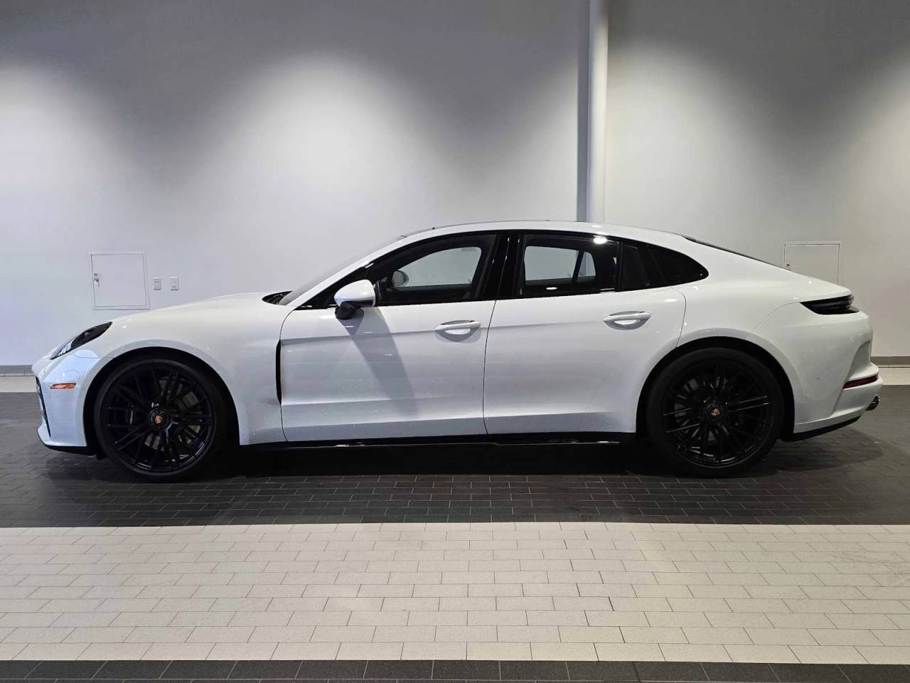 2025 Porsche Panamera GTS