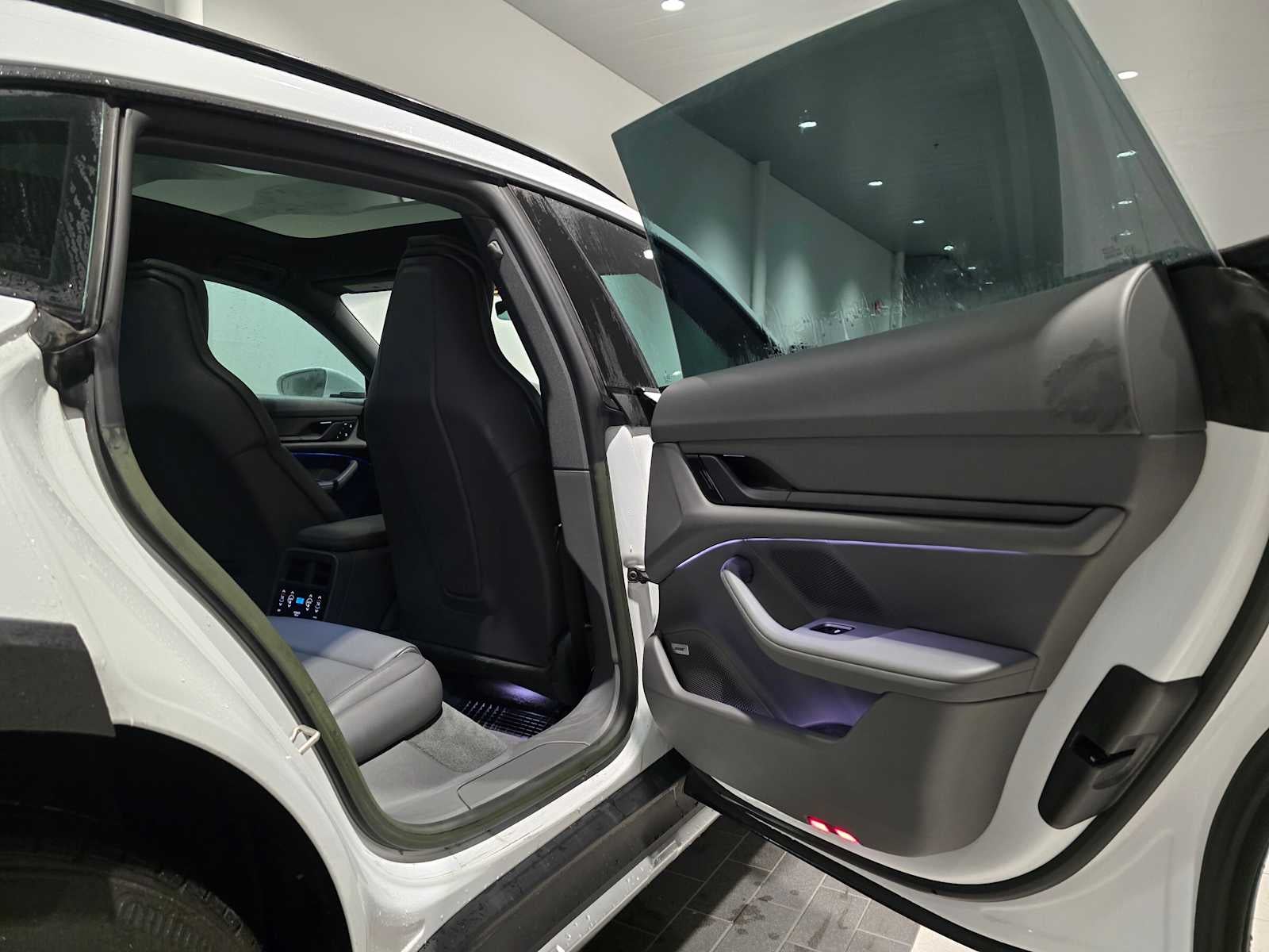 2024 Porsche Taycan 4