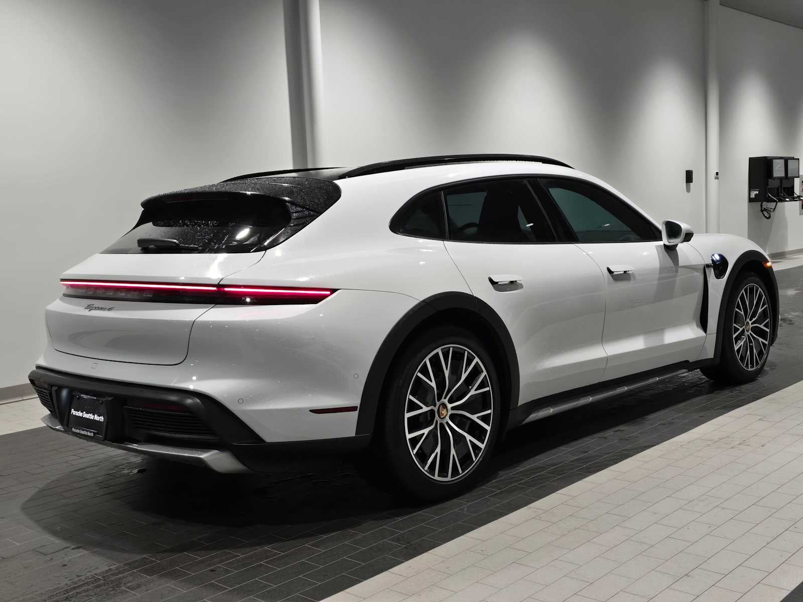 2024 Porsche Taycan 4