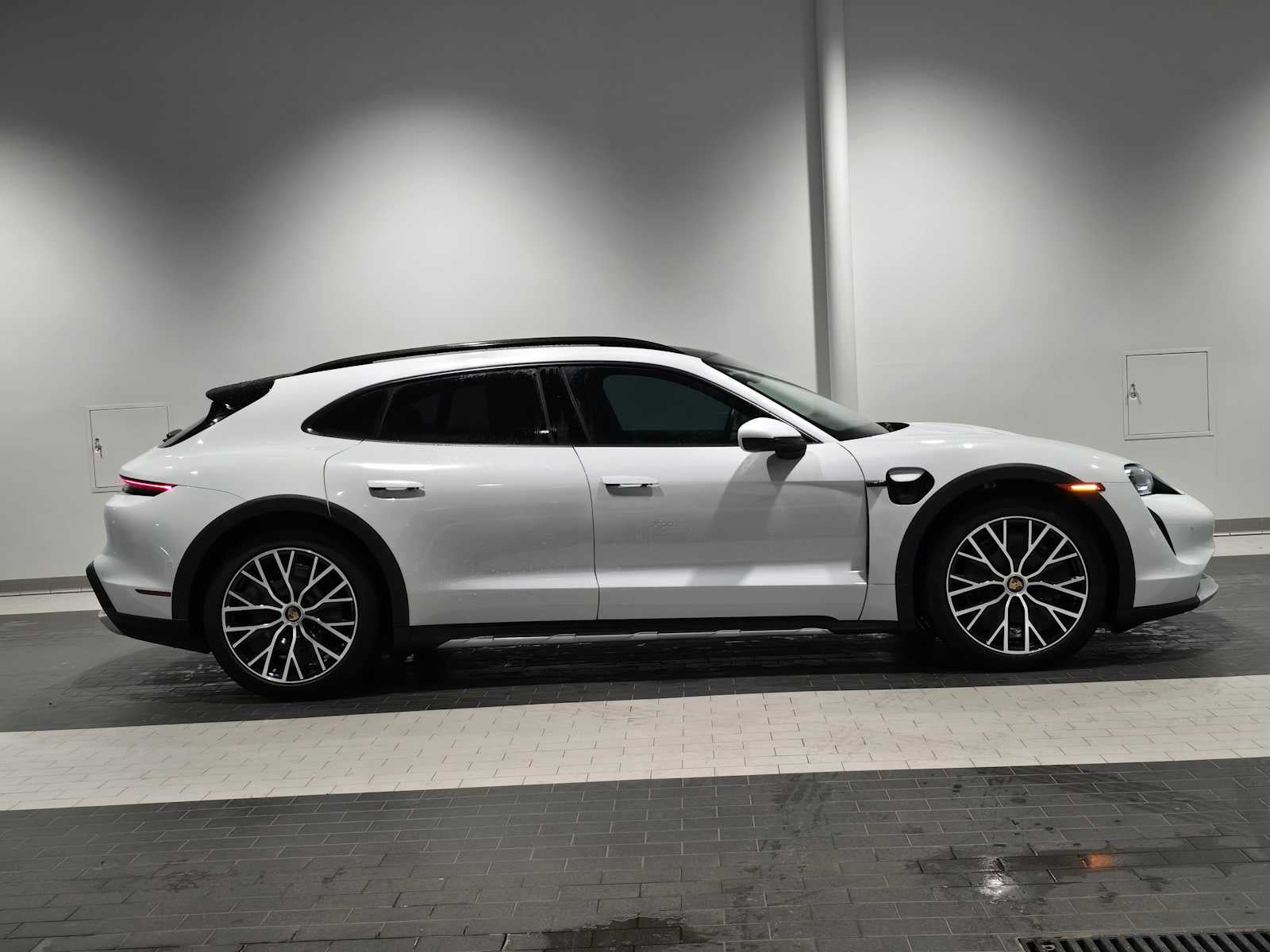 2024 Porsche Taycan 4