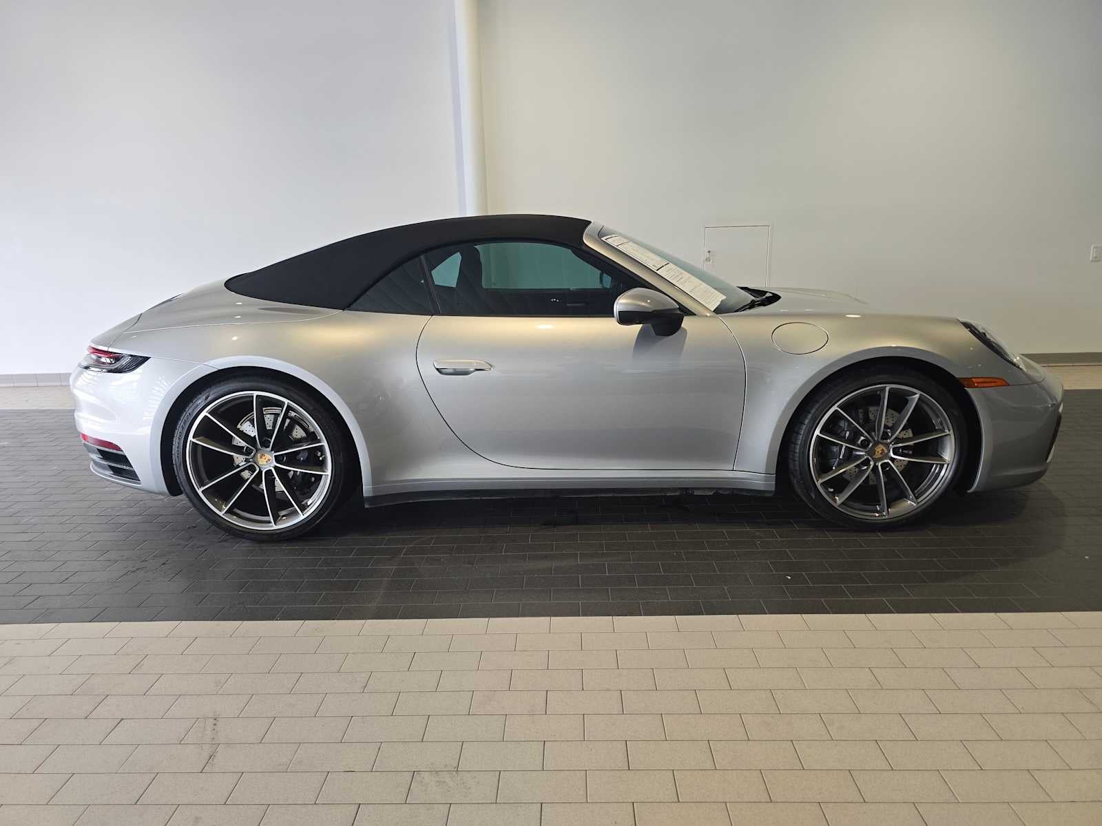 2022 Porsche 911 911 Carrera 4 Cabriolet