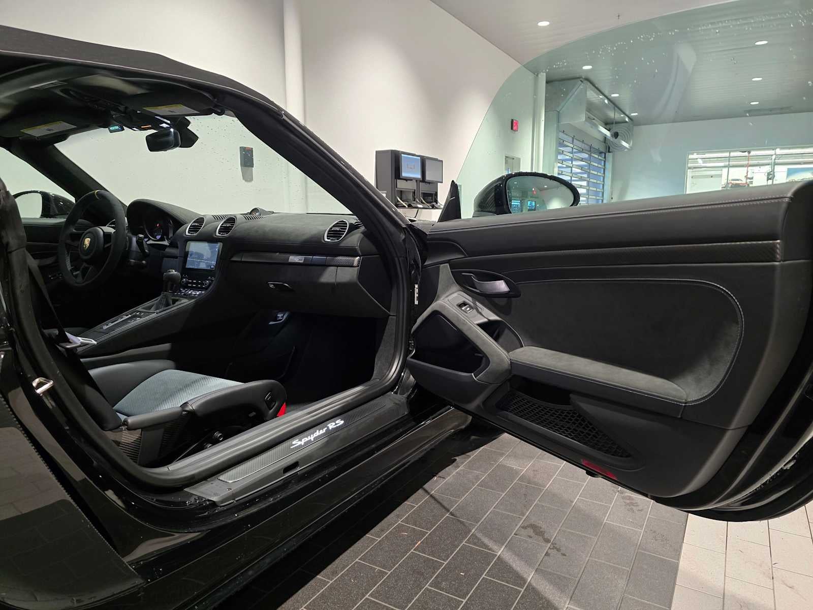 2025 Porsche 718 Spyder RS