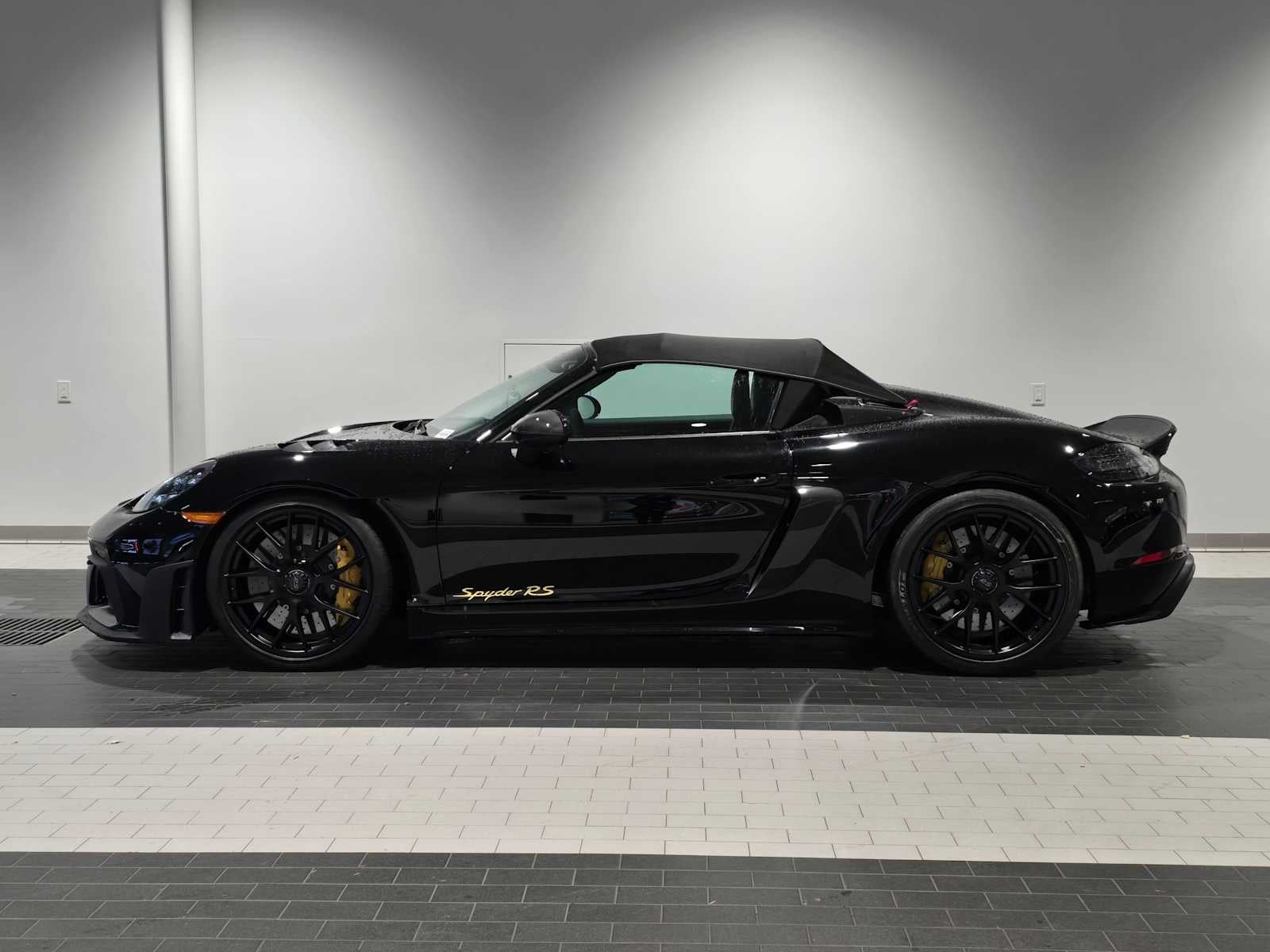 2025 Porsche 718 Spyder RS