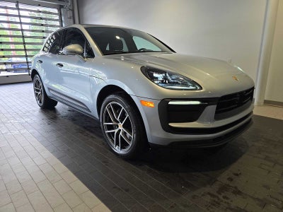 2025 Porsche Macan Base