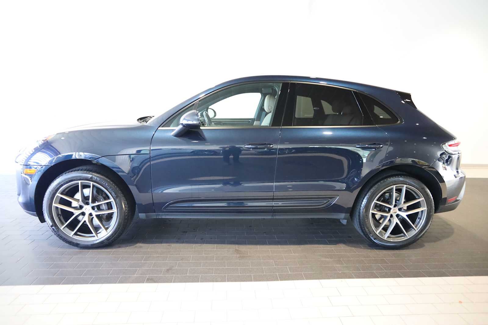 2023 Porsche Macan Macan