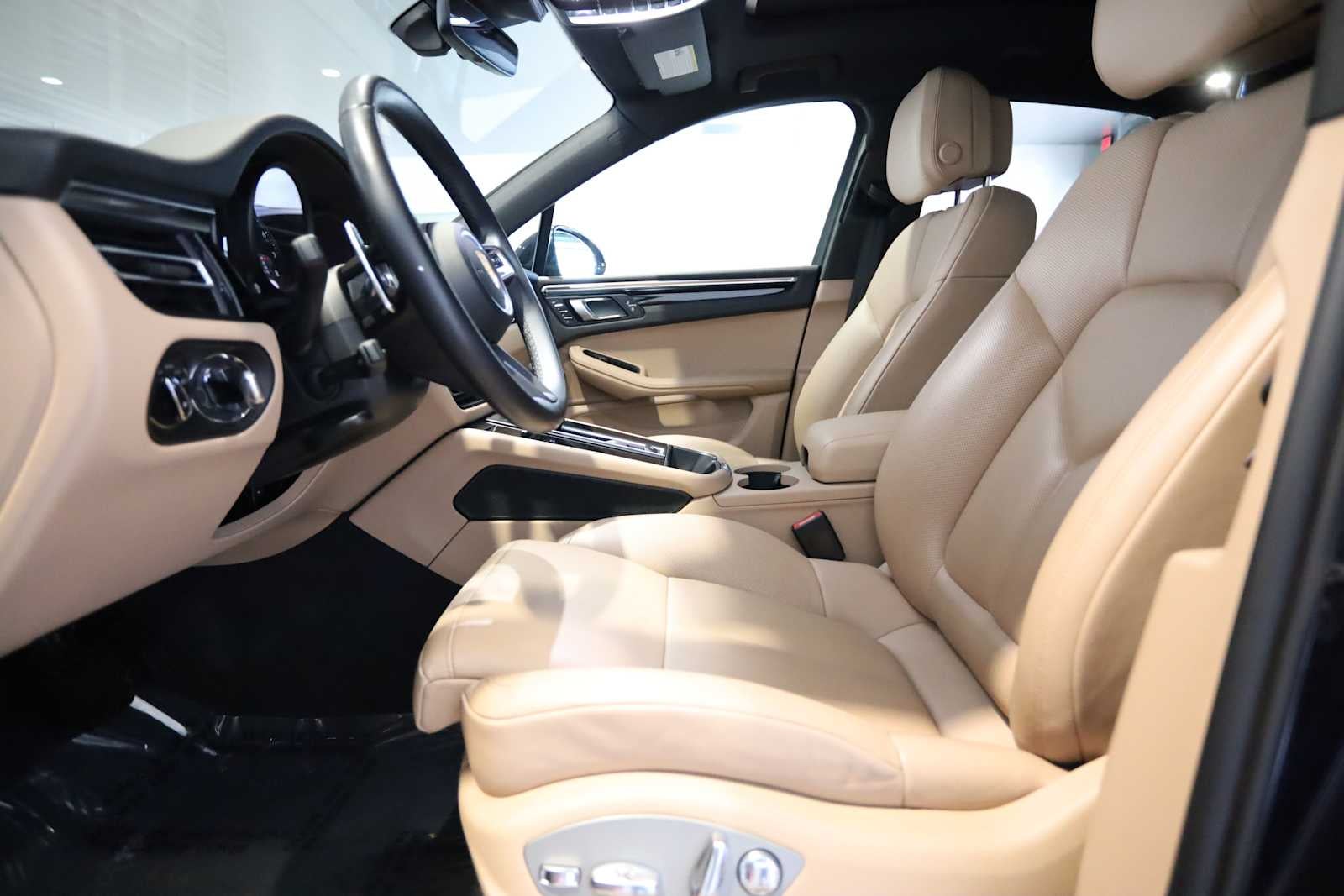 2023 Porsche Macan Macan