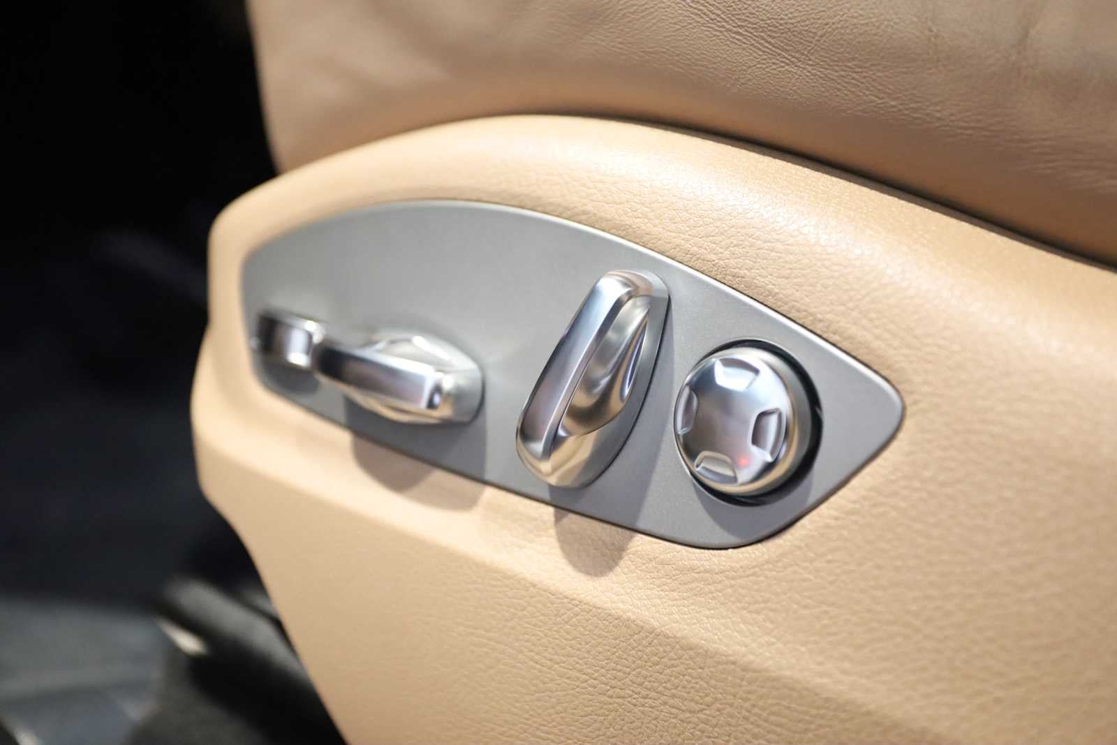 2023 Porsche Macan Macan
