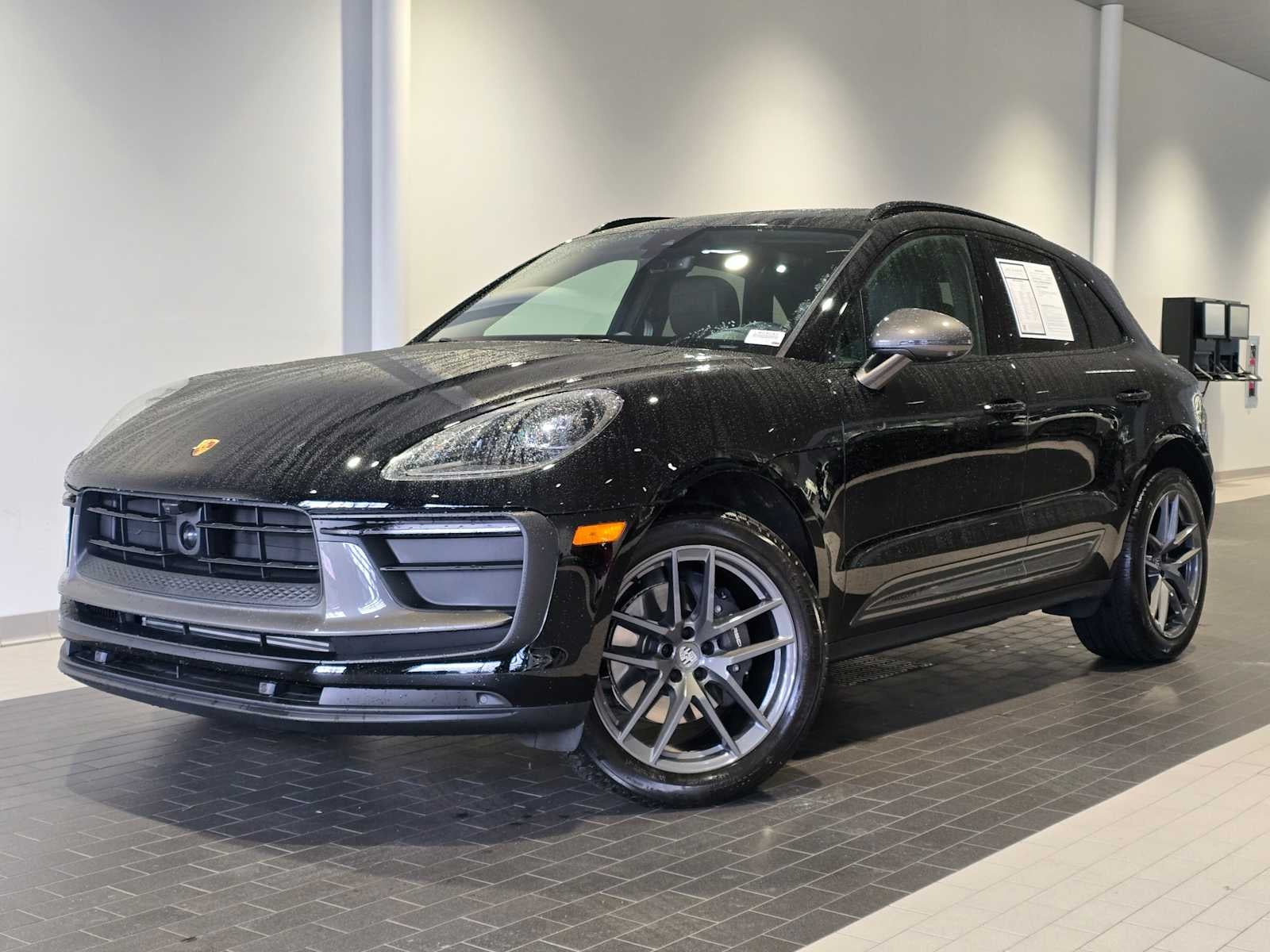 2025 Porsche Macan T