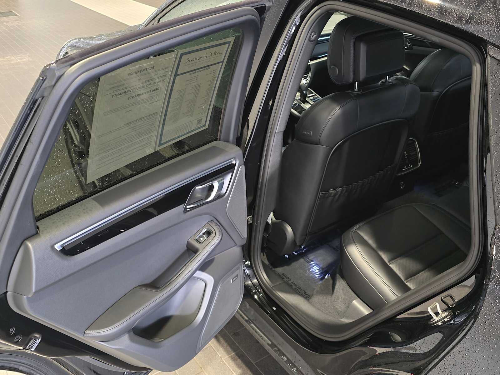 2025 Porsche Macan T